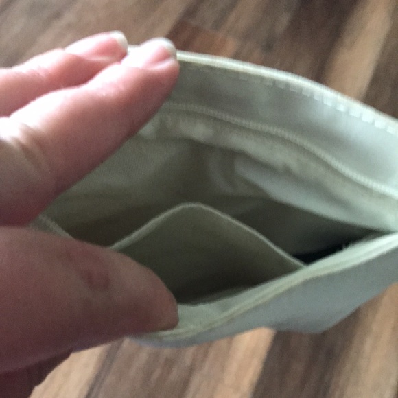 Wedding or Event Pearl white beaded clutches - Picture 4 of 4